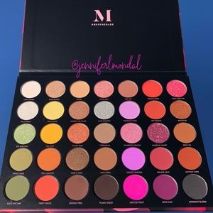 ๐ NWT 35D Desert Bouquet Palette by Morphe!๐